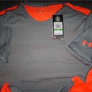 UNDER ARMOUR FITTED SHIRT SIZE  L MEN NWT $29.99